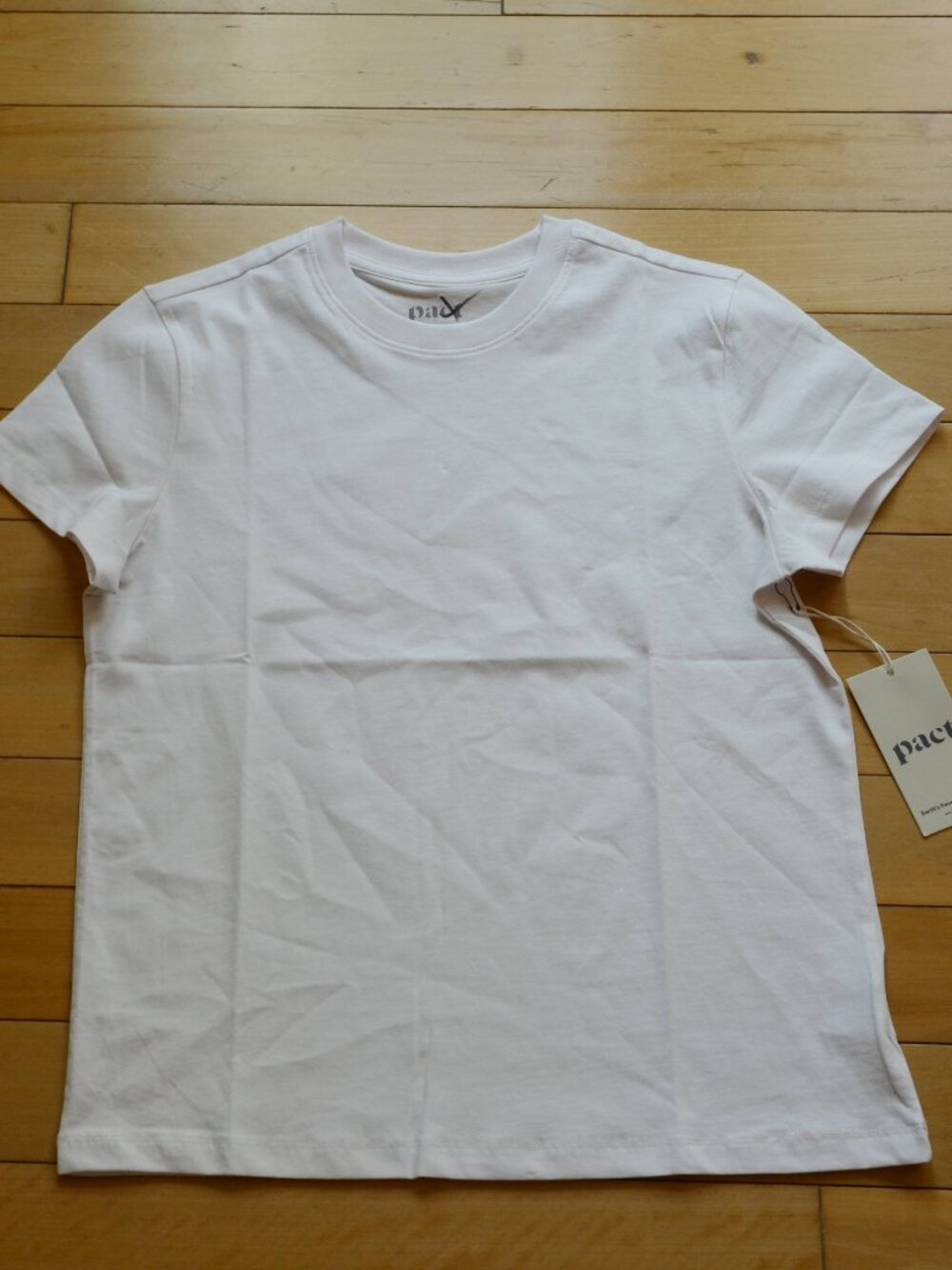 Pact Women's Cream Organic Cotton Essential Crewneck Tee Size XS NWT